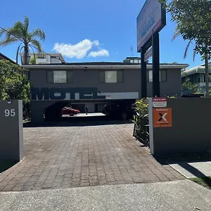 Airport - Only 300 Meters To Airport Terminal *** Gold Coast