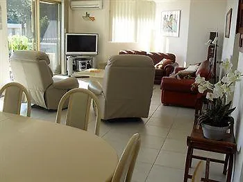 **** Aparthotel Little Cove Currumbin Gold Coast Australia