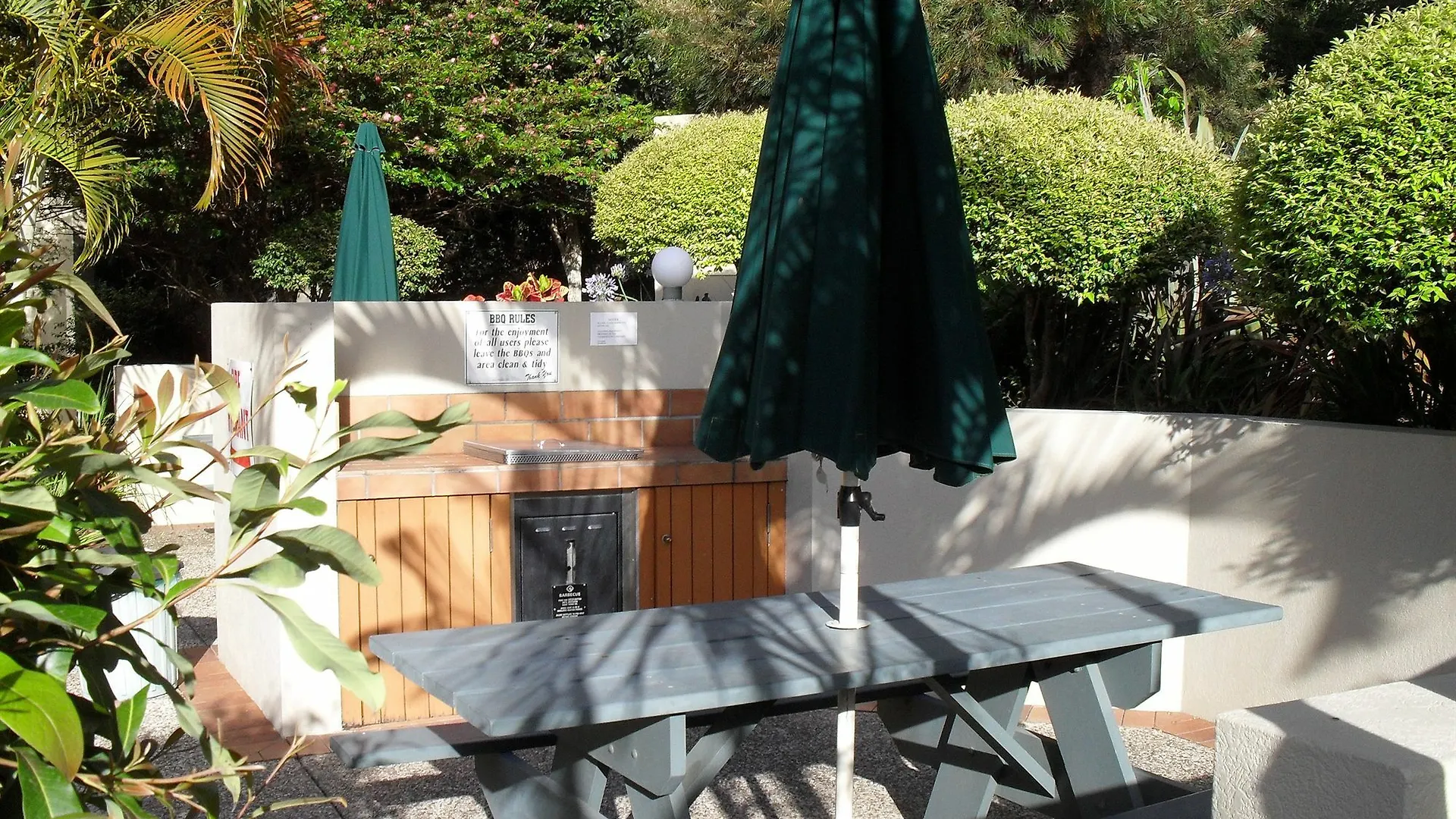 **** Aparthotel Little Cove Currumbin Gold Coast Australia