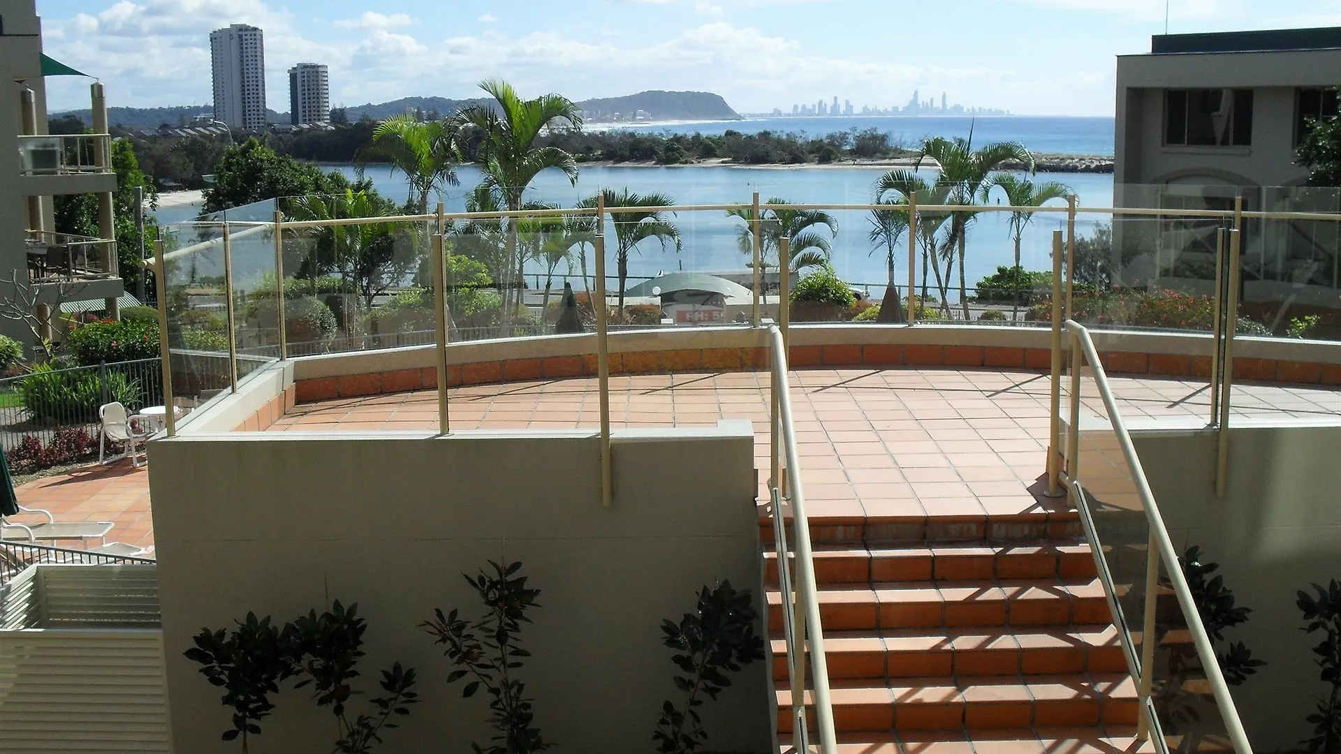 **** Aparthotel Little Cove Currumbin Gold Coast Australia